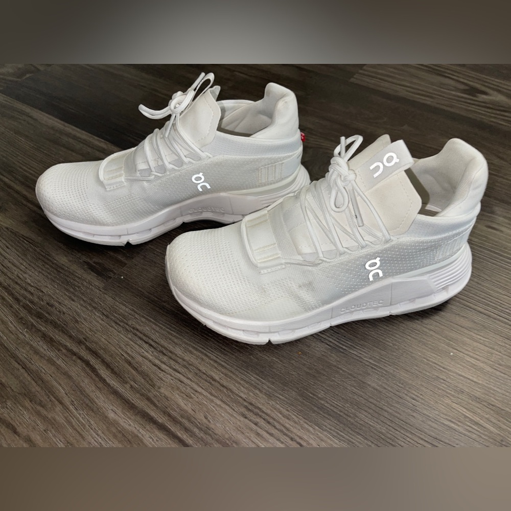 Woman’s OnCloud Cloudnova Sneaker